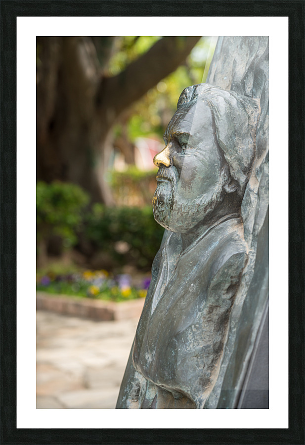Statue of bust of Gerald Durrell in Corfu  Impression encadrée