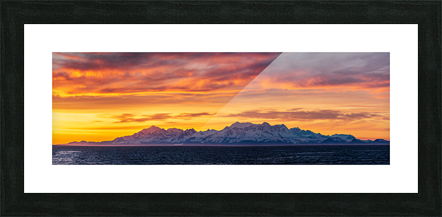 Sunset by Mt Fairweather and the Glacier Bay National Park in Al  Impression encadrée