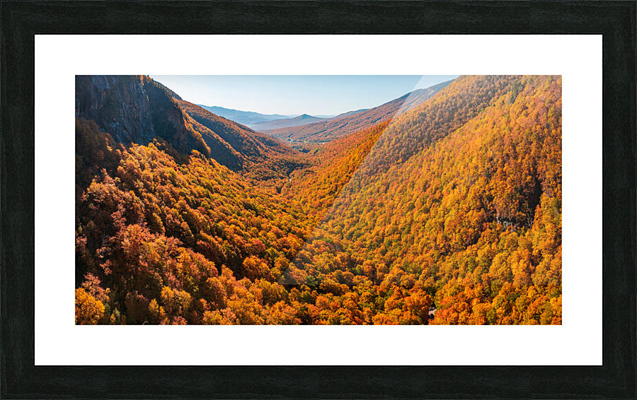 Aerial view of Smugglers Notch in the fall  Impression encadrée