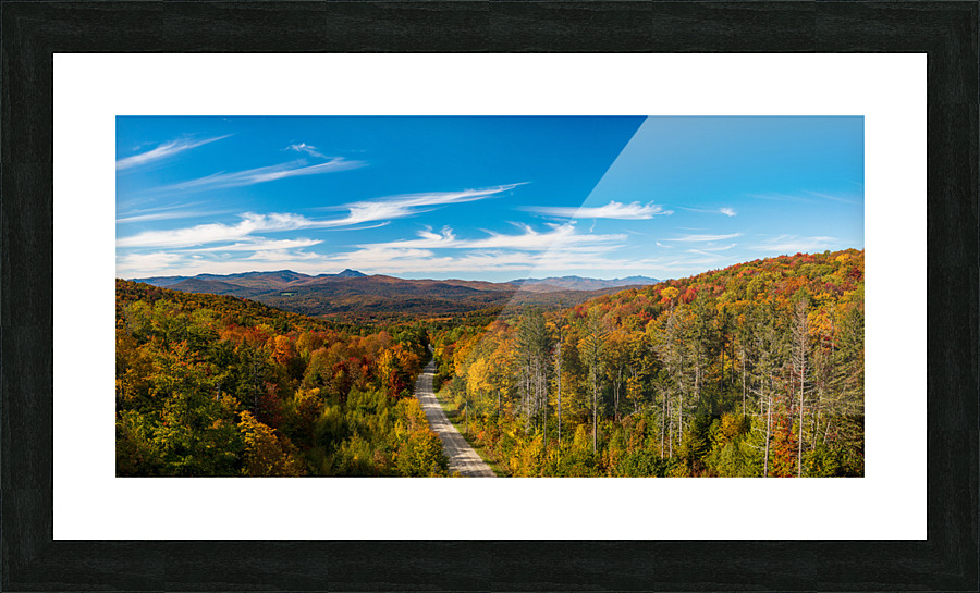 Aerial view of Moretown Mountain Road in Vermont  Impression encadrée
