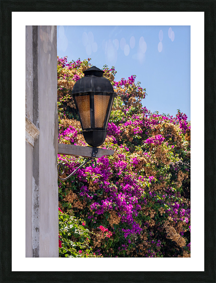 Street lamp in Unesco historical town of Colonia del Sacramento  Impression encadrée