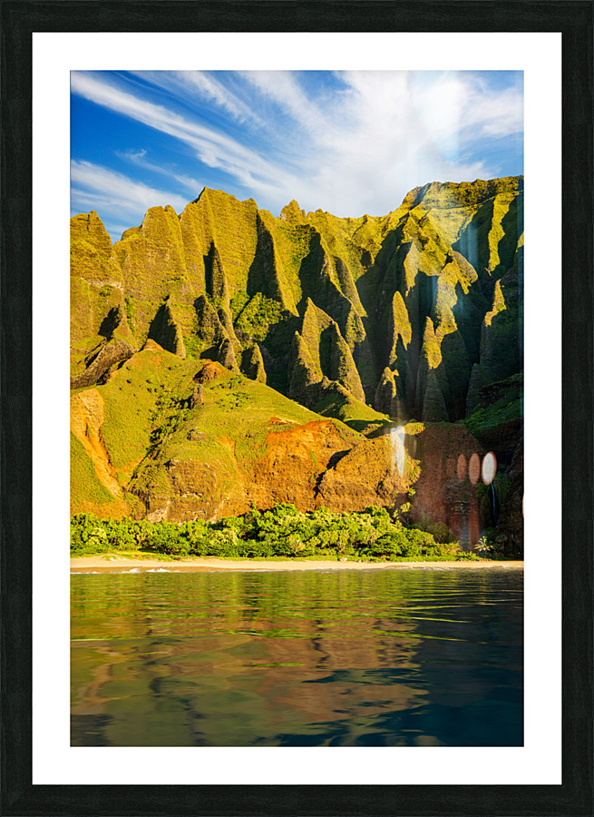 Vertical Na Pali coastline taken from Kauai cruise Impression et Cadre photo