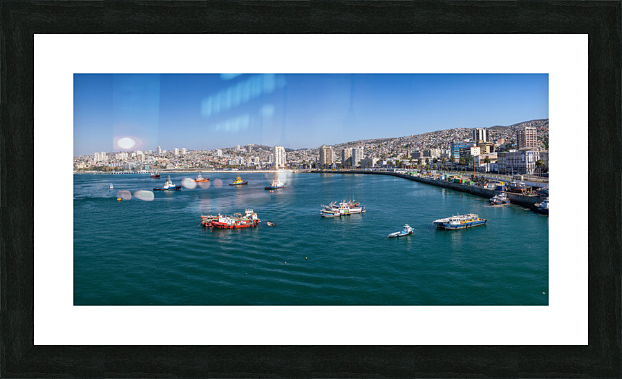 Panorama of Valparaiso harbor in Chile  Impression encadrée