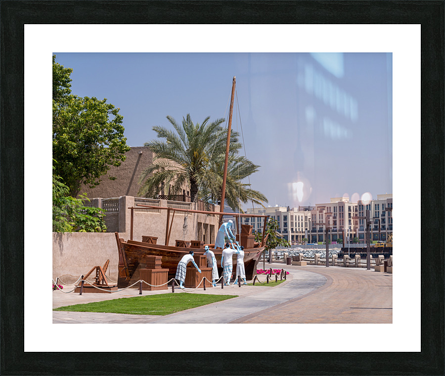 Dhow in Al Shindagha district and museum in Dubai  Impression encadrée