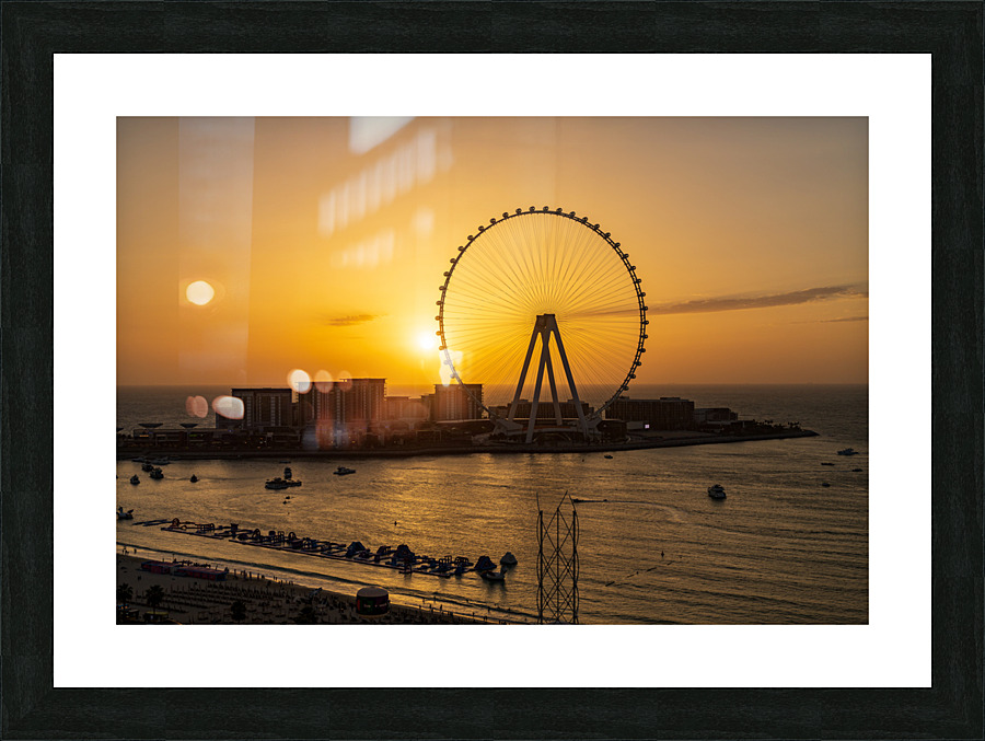 Sunset behind Ain Dubai observation wheel on Bluewaters Island  Impression encadrée