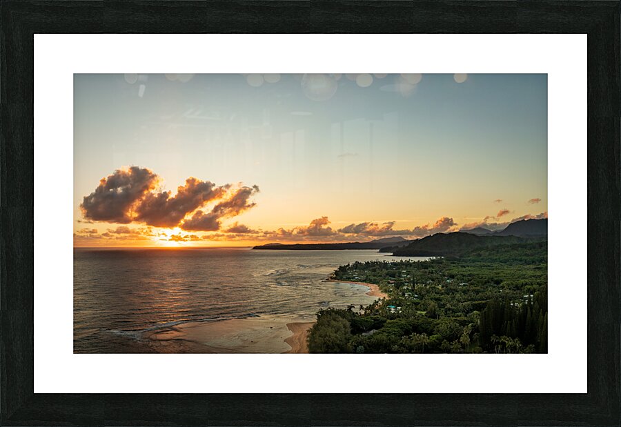 Aerial panorama of sunrise over Tunnels Beach Kauai Hawaii  Impression encadrée