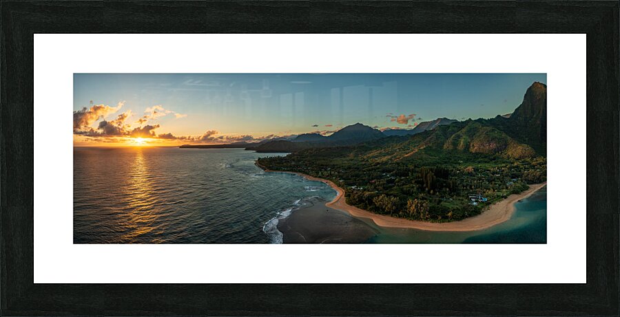 Aerial panorama of sunrise over Tunnels Beach Kauai Hawaii  Impression encadrée