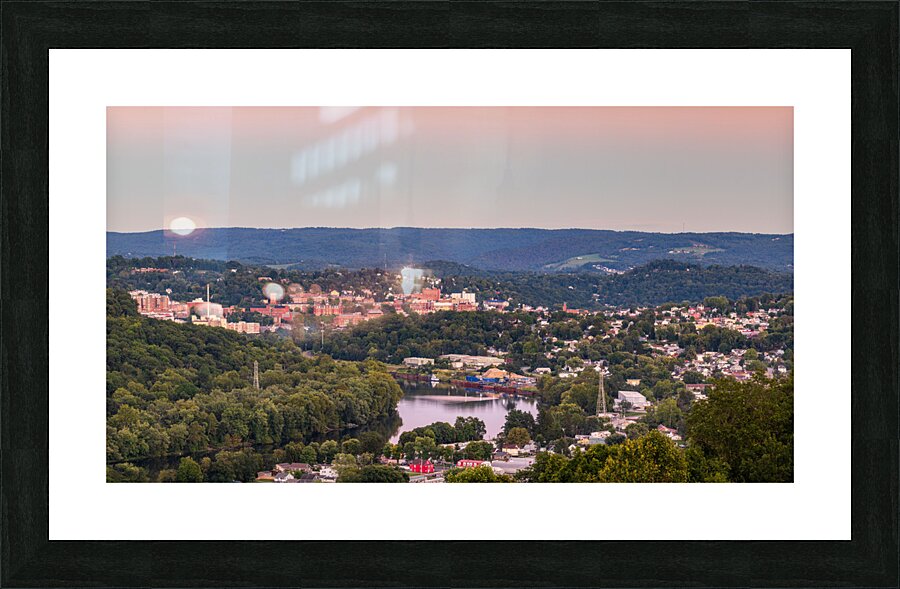 Sunset lights the sky above Morgantown in West Virginia Impression et Cadre photo