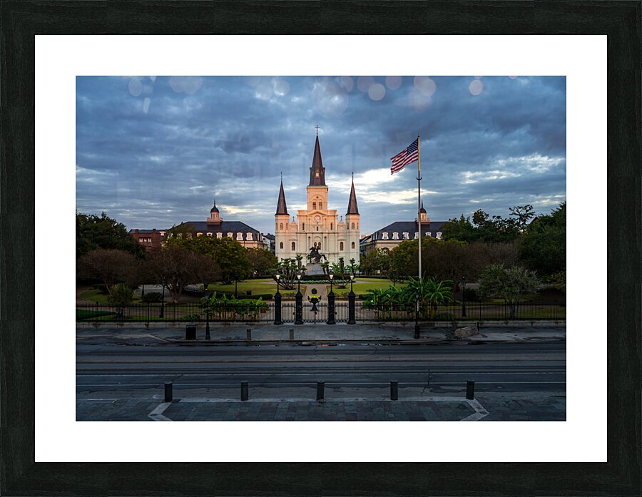 Sunrise on Cathedral Basilica of Saint Louis in New Orleans LA  Impression encadrée