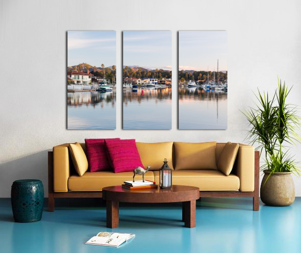 Sunrise over homes and boats ventura Split Canvas print