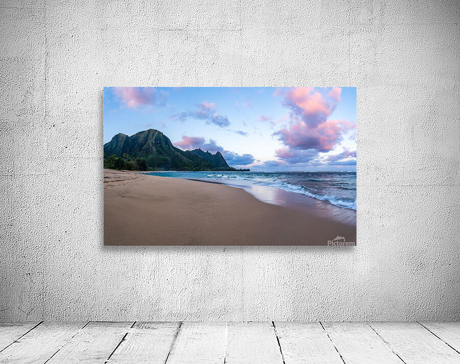 Early morning sunrise over Tunnels Beach on Kauai in Hawaii Wall Preview