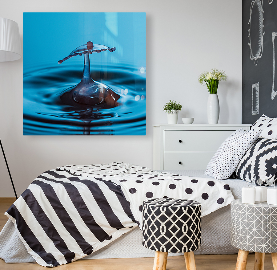 Water droplet collision - captured Reproduction