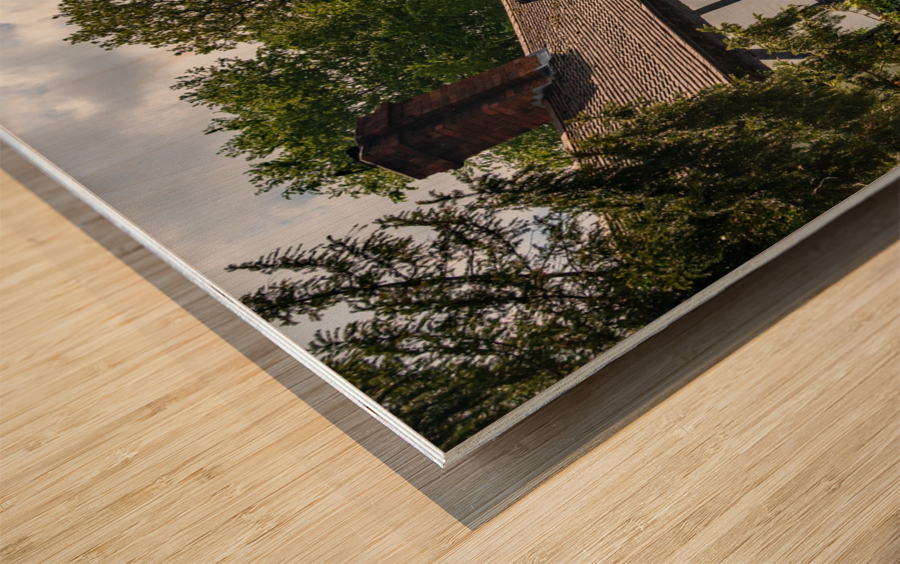 Black and white tudor home on Church Hill in Ellesmere Shropshir Wood print
