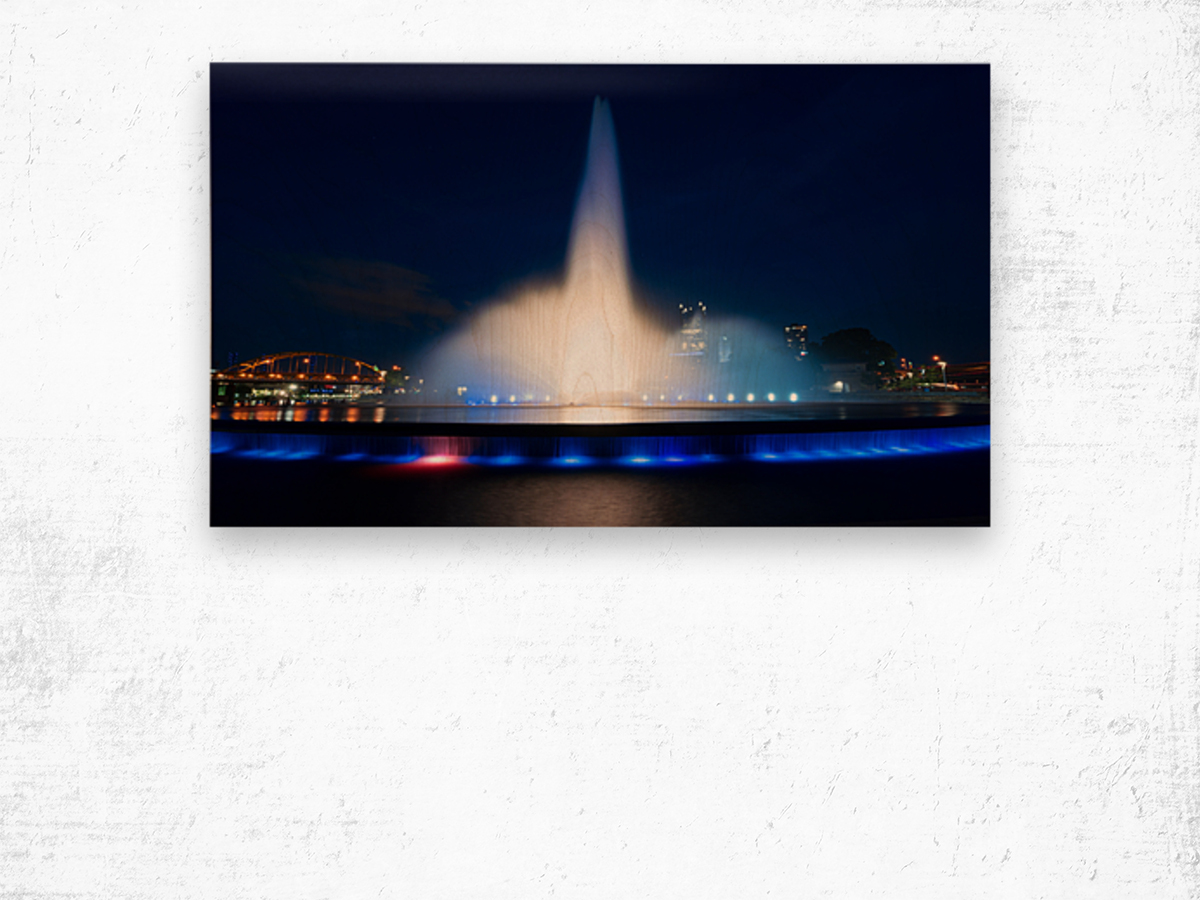 Point State Park Fountain in downtown Pittsburgh at night Wood print